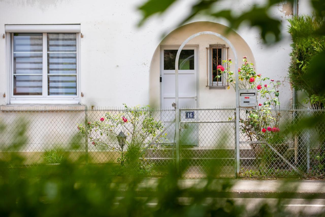 Le Coquet Chez Maguy Maison De Ville Avec Jardin Besancon Bagian luar foto